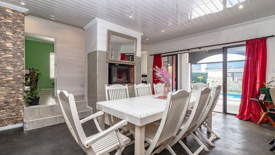 2 Bedroom Property for Sale in Franskraal Western Cape